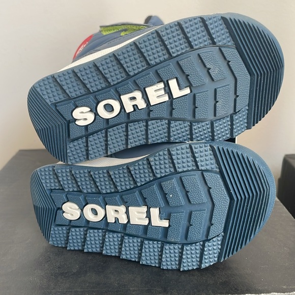 Sorel toddler boys Whitney II strap size 4 Boots. New - Picture 4 of 4